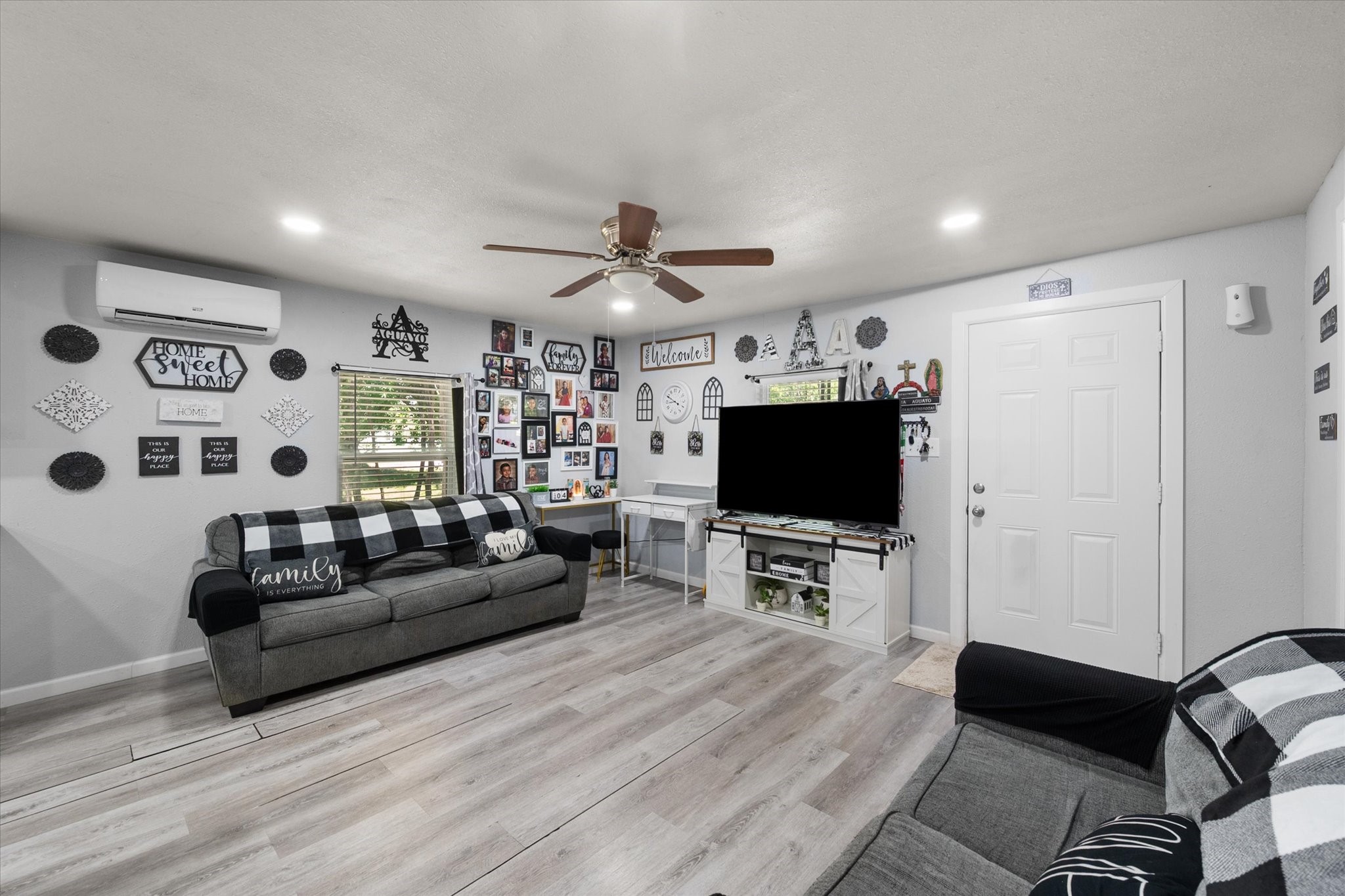 703 N Goodman Avenue Kerens TX 75144