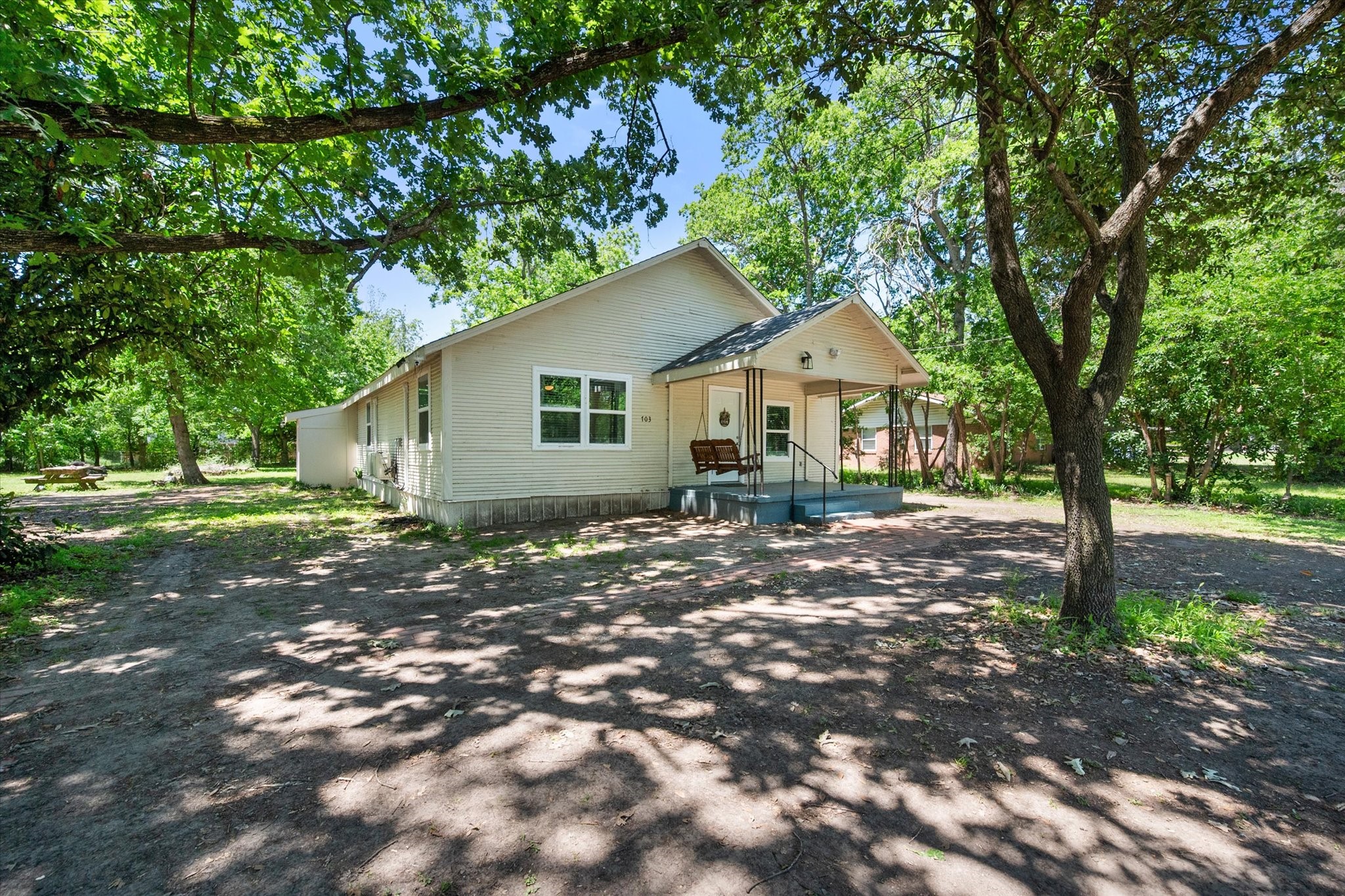 703 N Goodman Avenue Kerens TX 75144