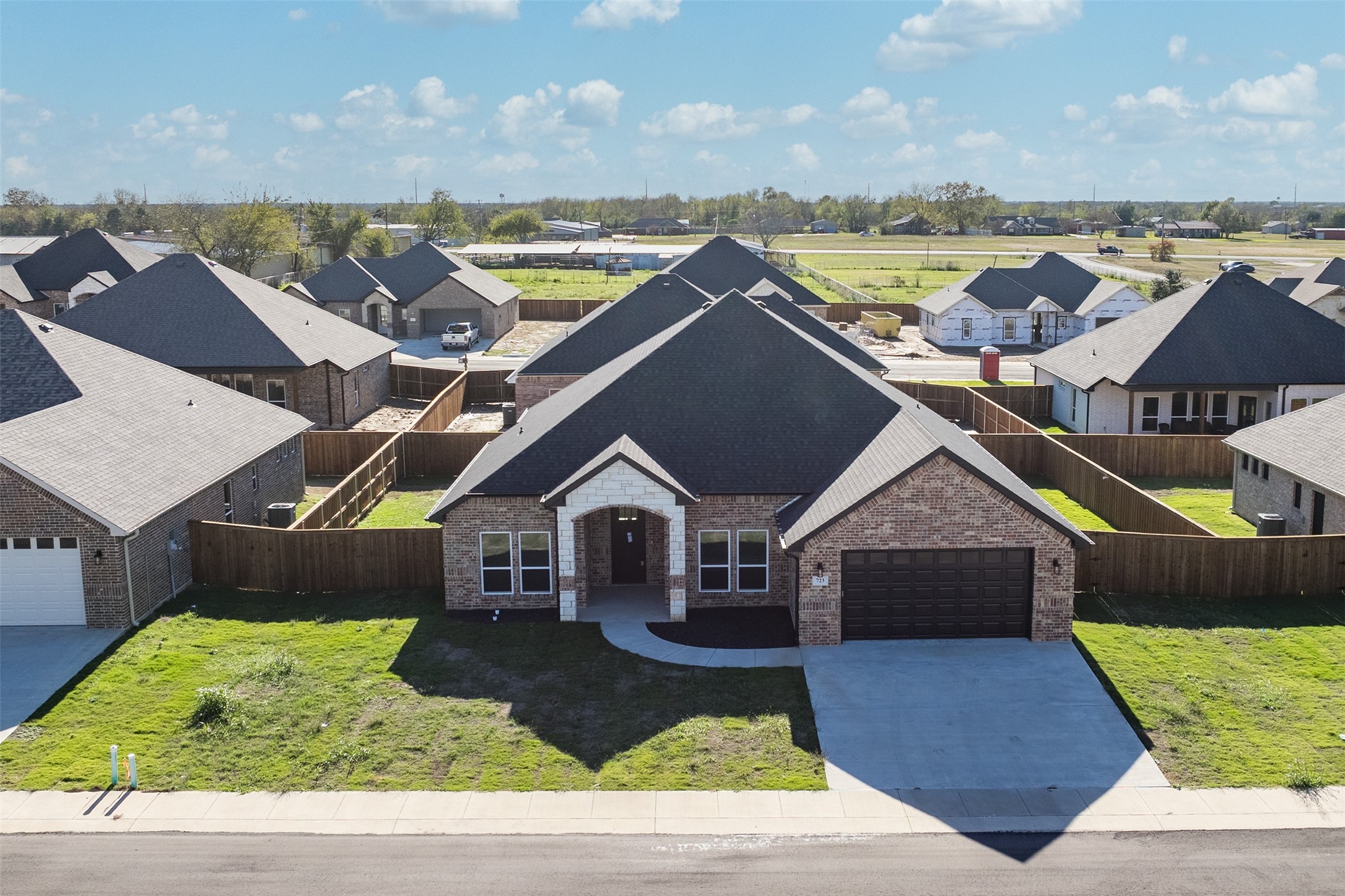 723 Cobblestone Circle Mabank TX 75147