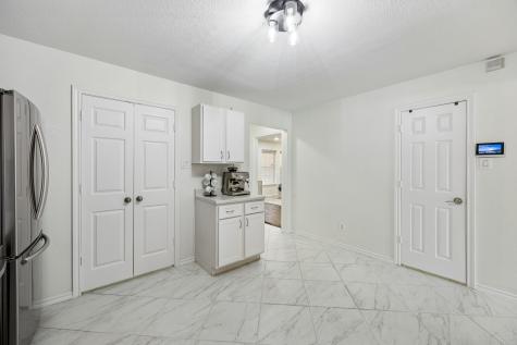630 W Neely Street Dallas TX 75208