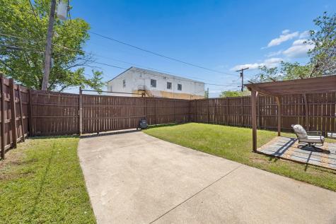 630 W Neely Street Dallas TX 75208