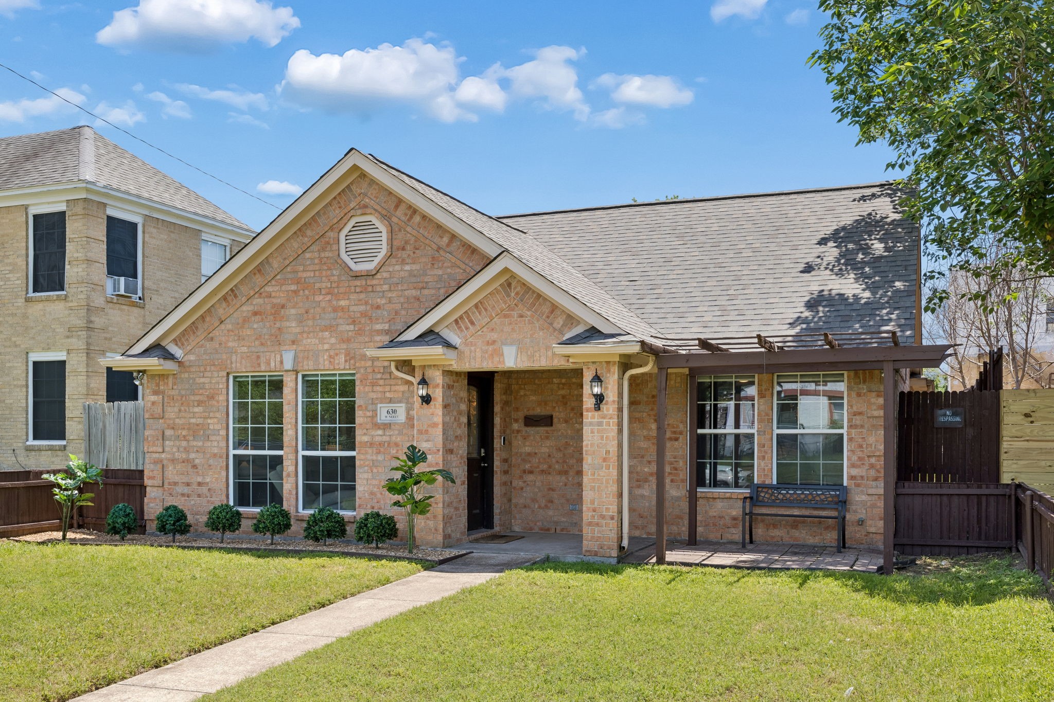 630 W Neely Street Dallas TX 75208