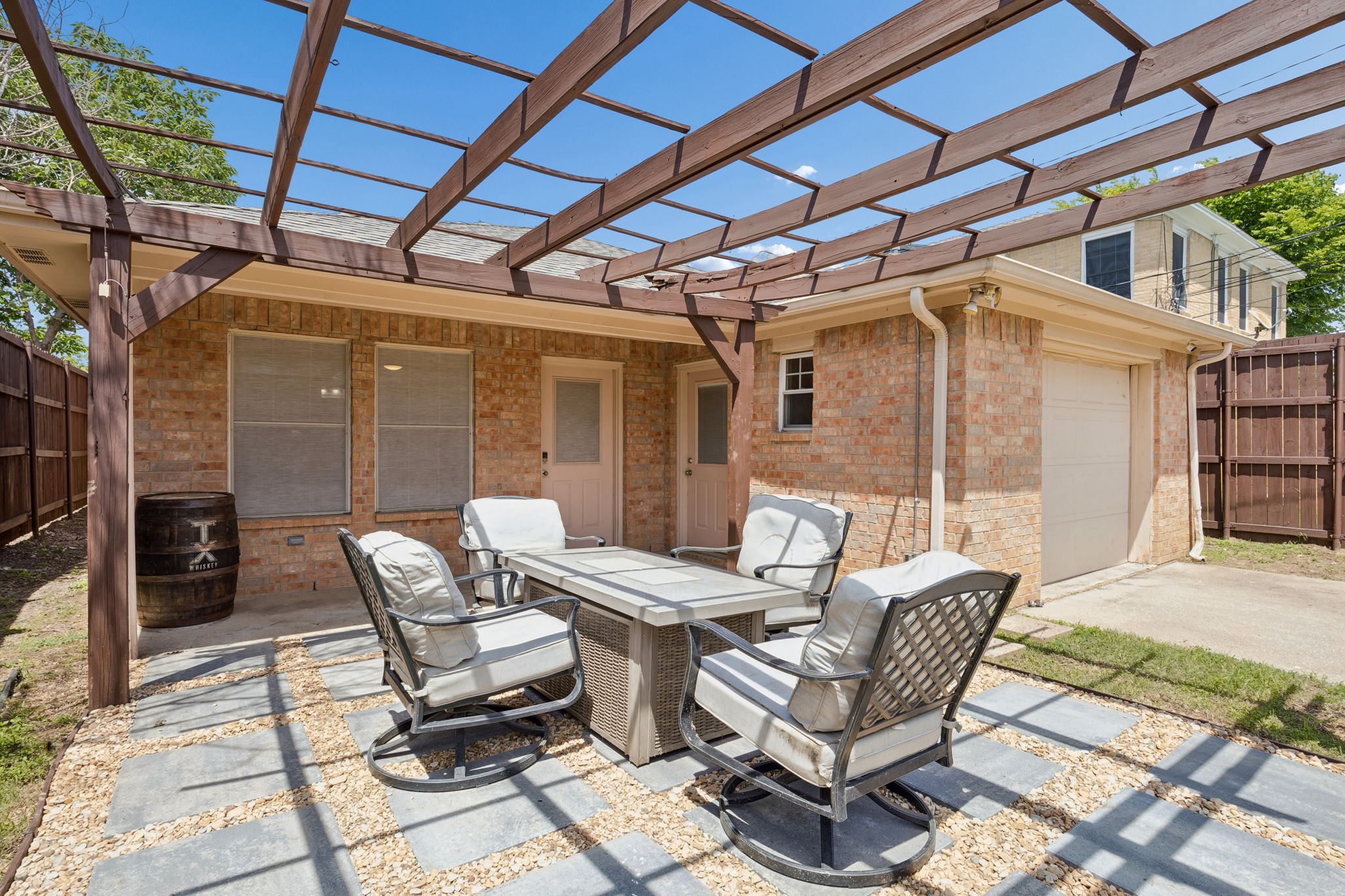 630 W Neely Street Dallas TX 75208