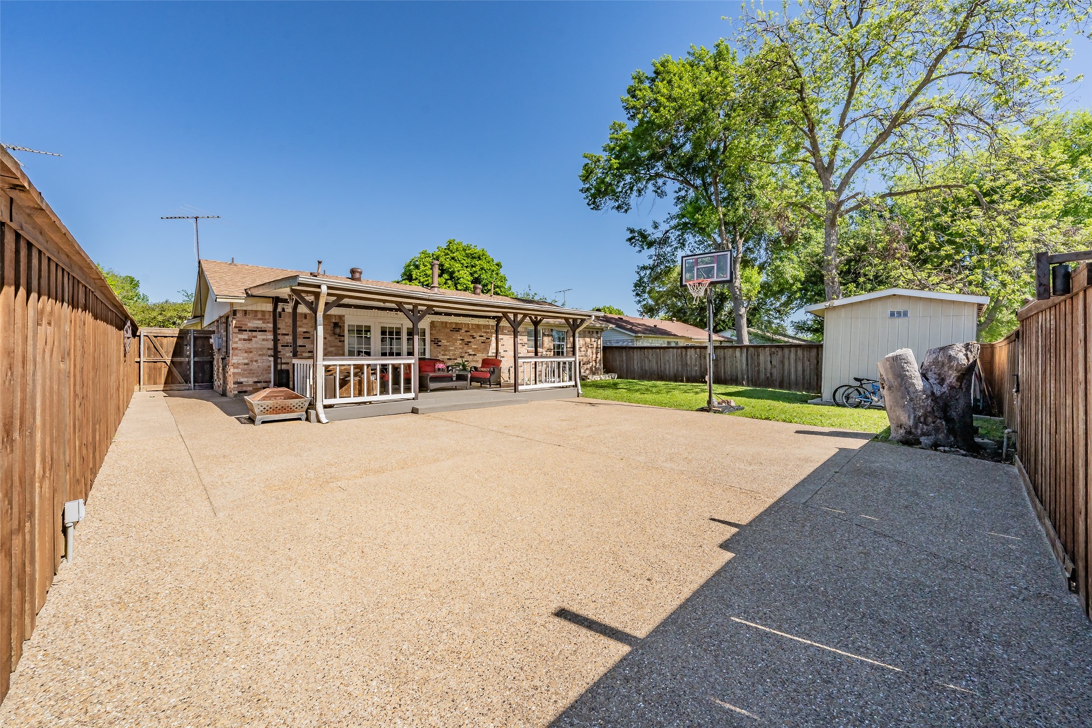 808 Intervale Drive Garland TX 75043