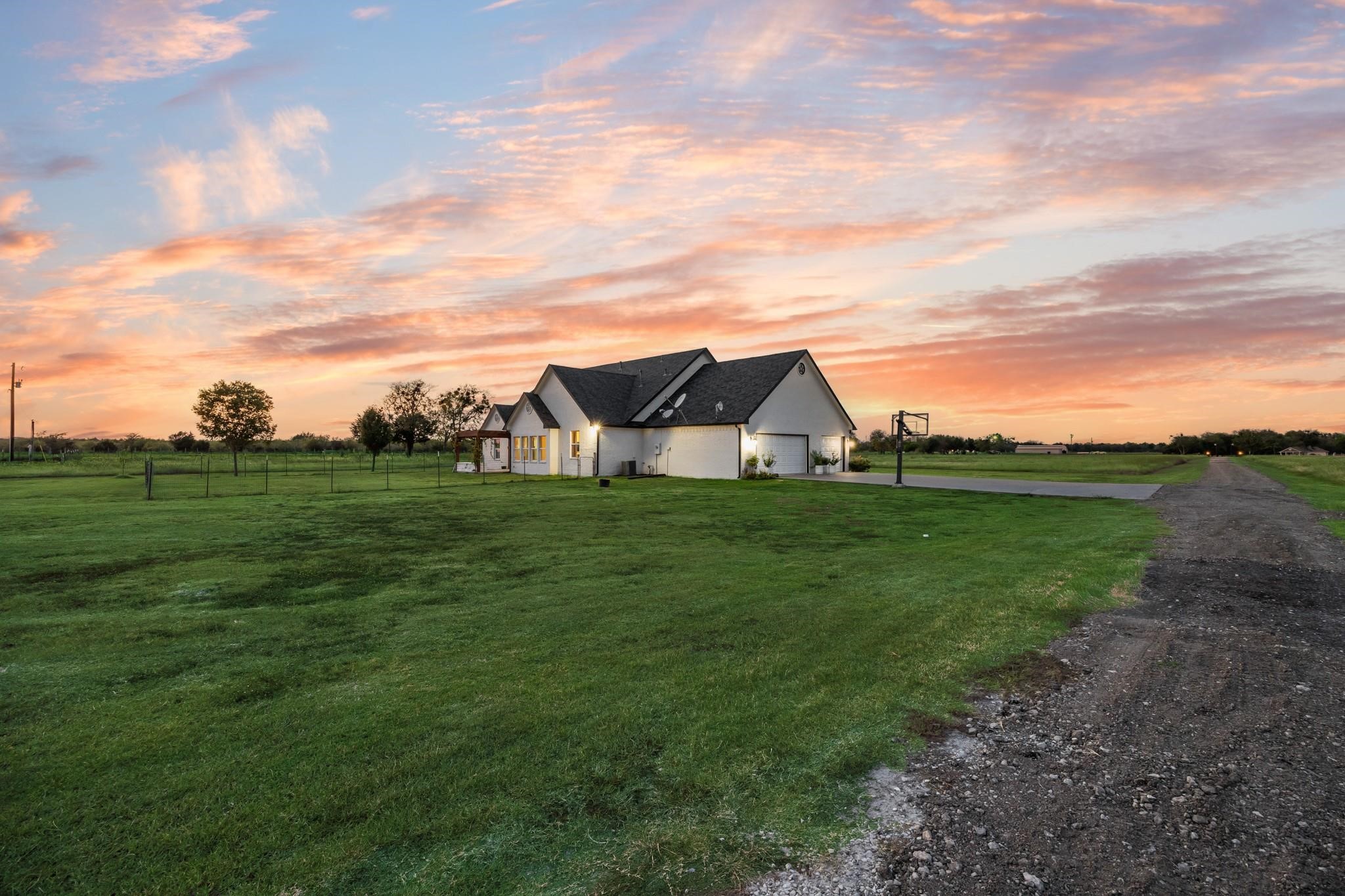 6880 County Road 4042 Kemp TX 75143