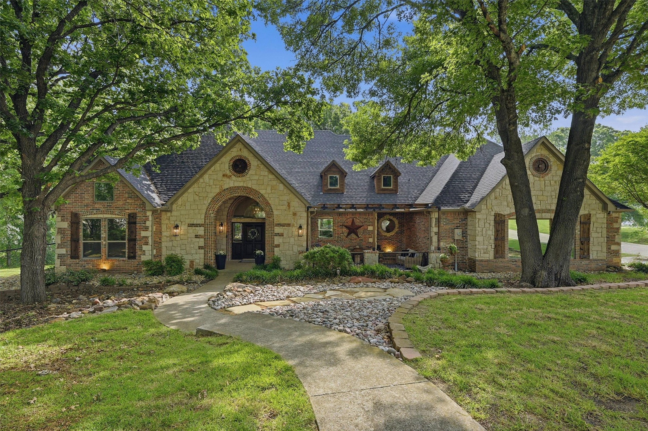 31 Forest Hills Circle Gunter TX 75058