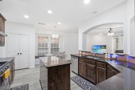 2529 Louis Lane Lewisville TX 75056