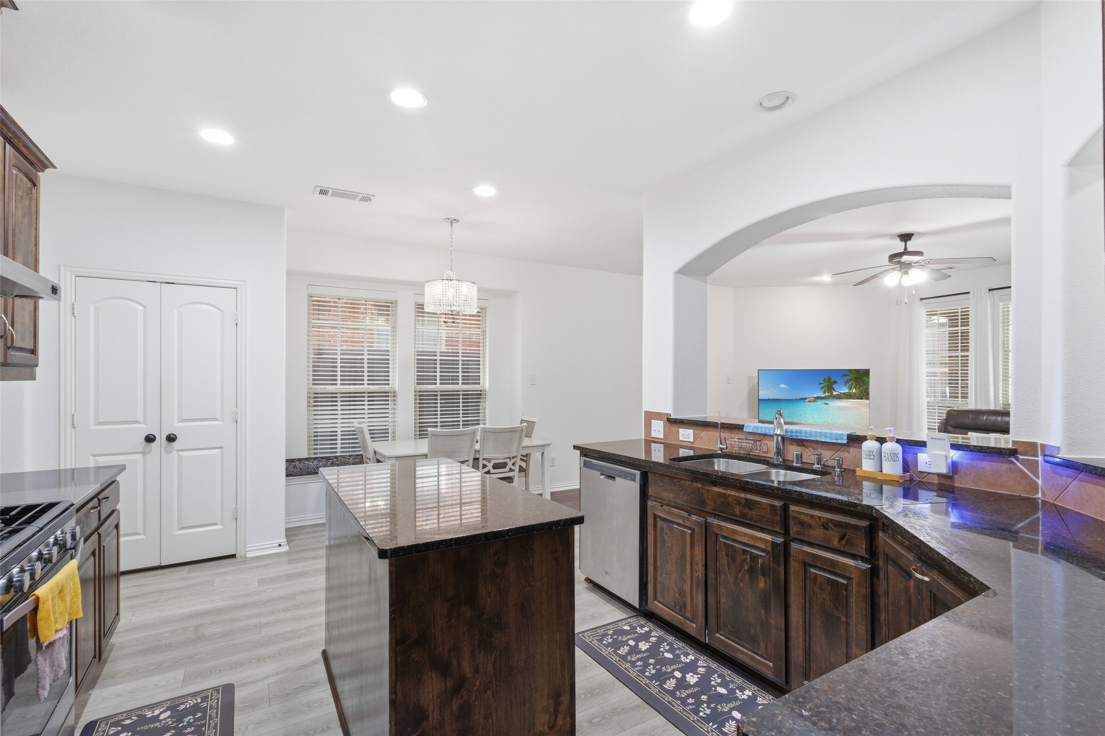 2529 Louis Lane Lewisville TX 75056