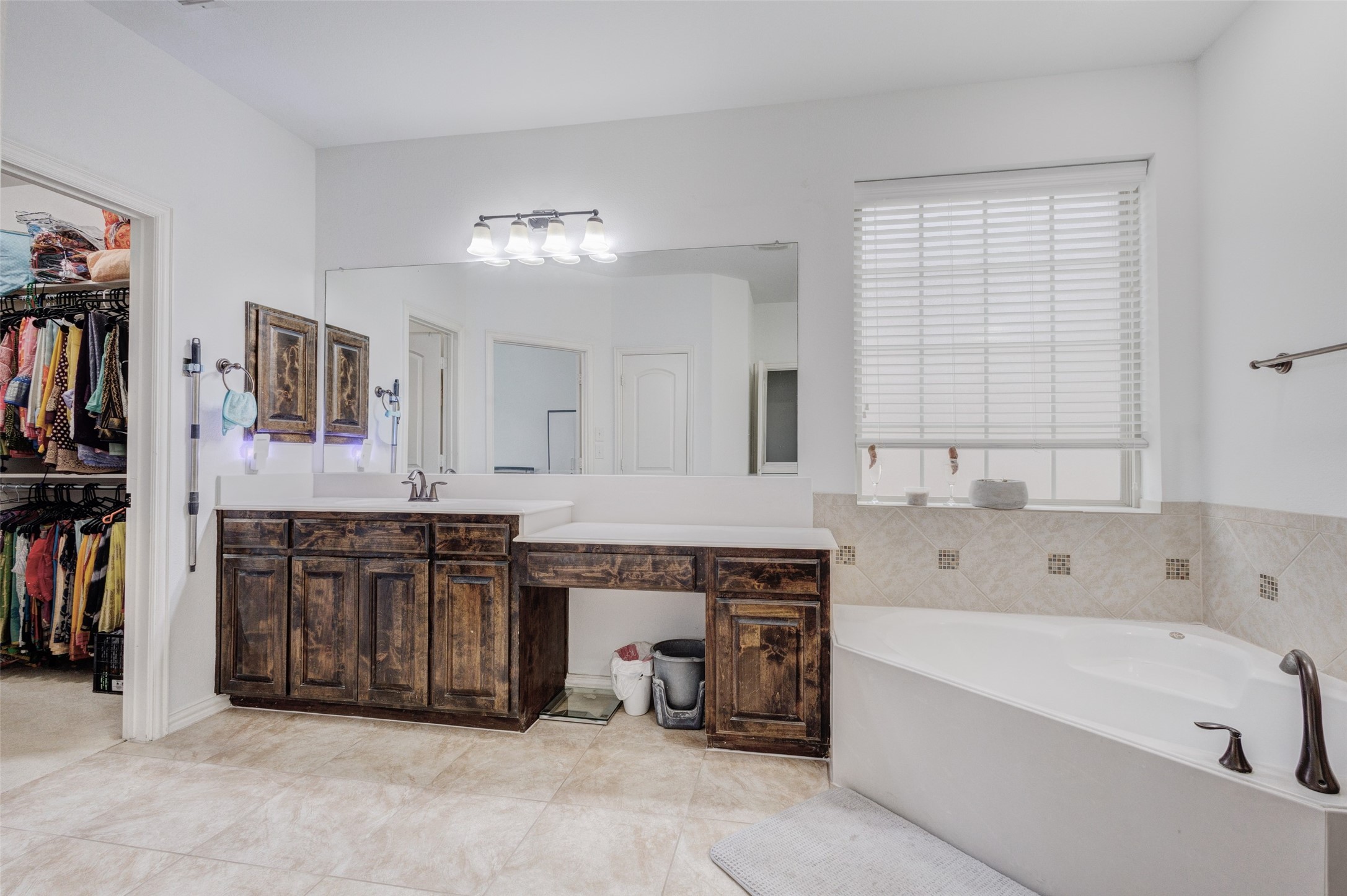 2529 Louis Lane Lewisville TX 75056