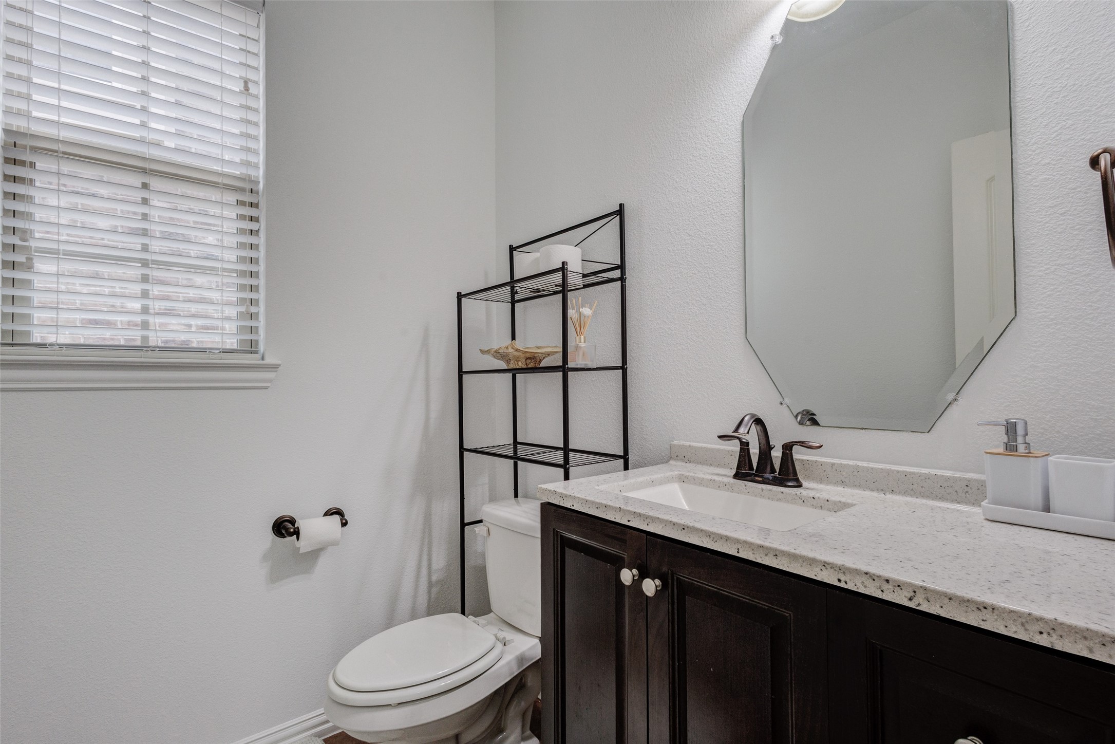 2529 Louis Lane Lewisville TX 75056