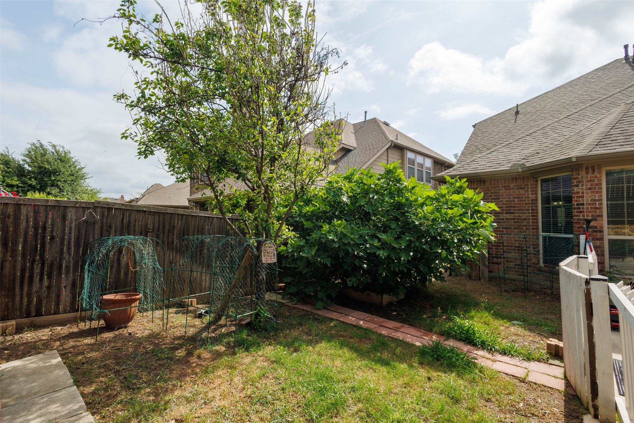 2529 Louis Lane Lewisville TX 75056