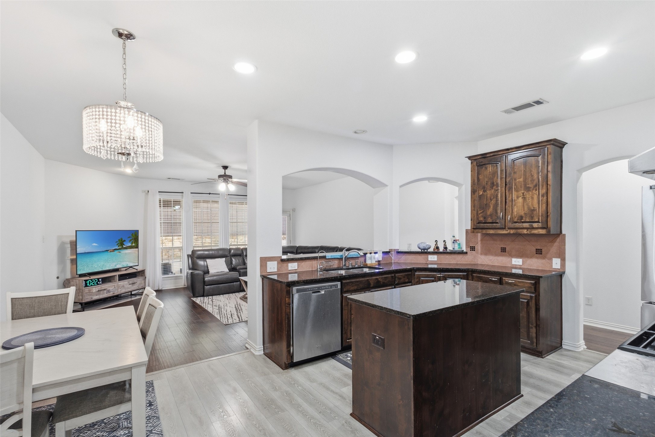2529 Louis Lane Lewisville TX 75056