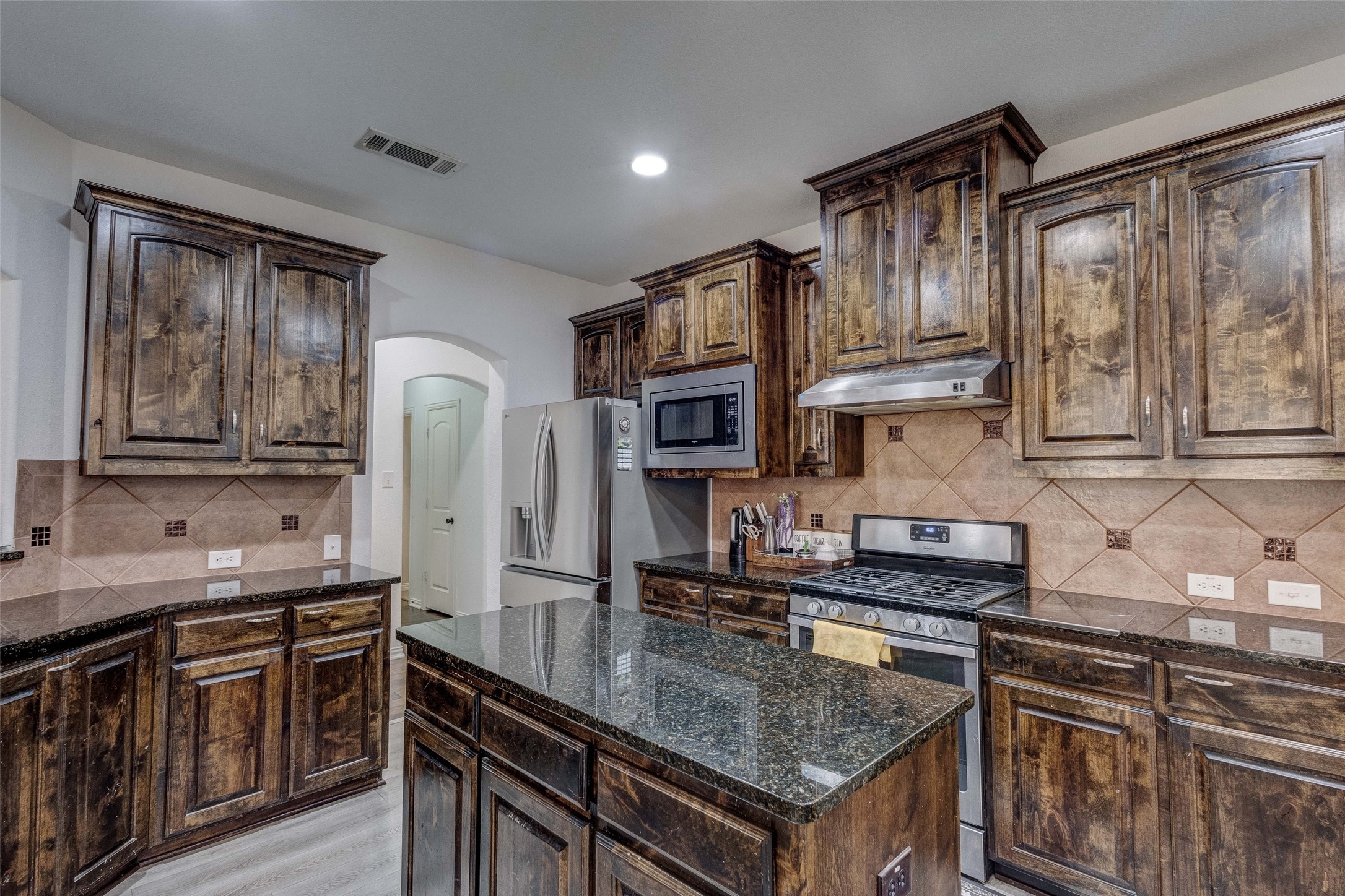 2529 Louis Lane Lewisville TX 75056