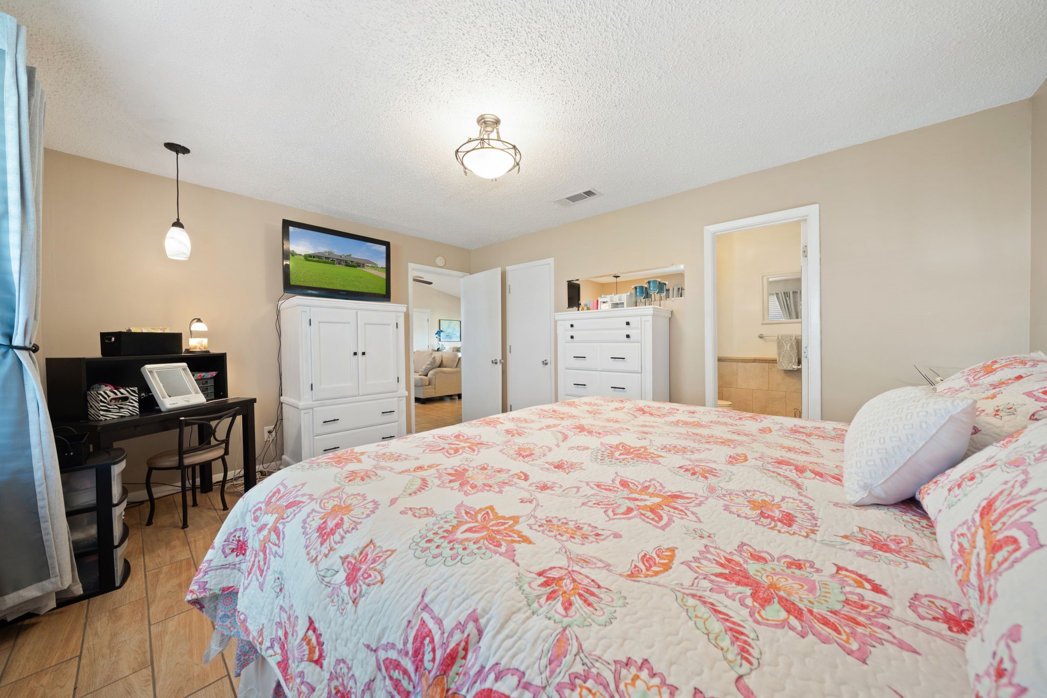 9885 Silver Creek Drive Scurry TX 75158