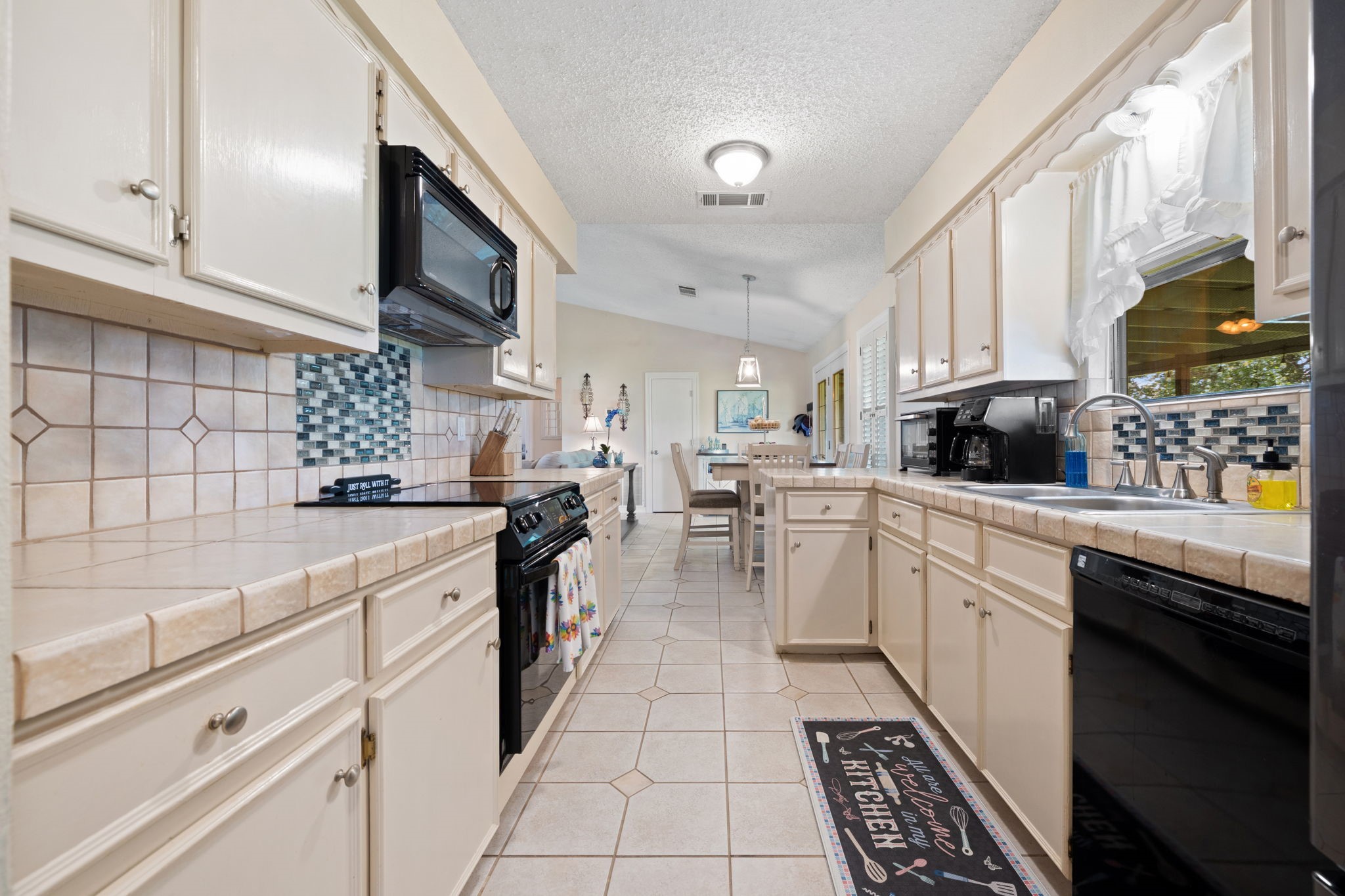9885 Silver Creek Drive Scurry TX 75158
