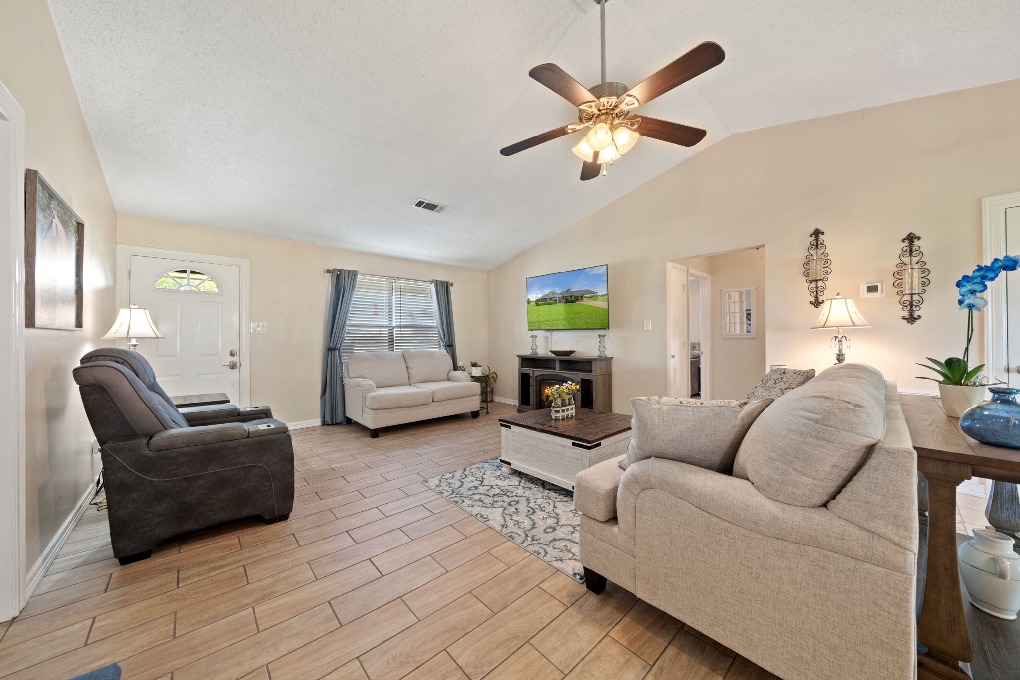 9885 Silver Creek Drive Scurry TX 75158