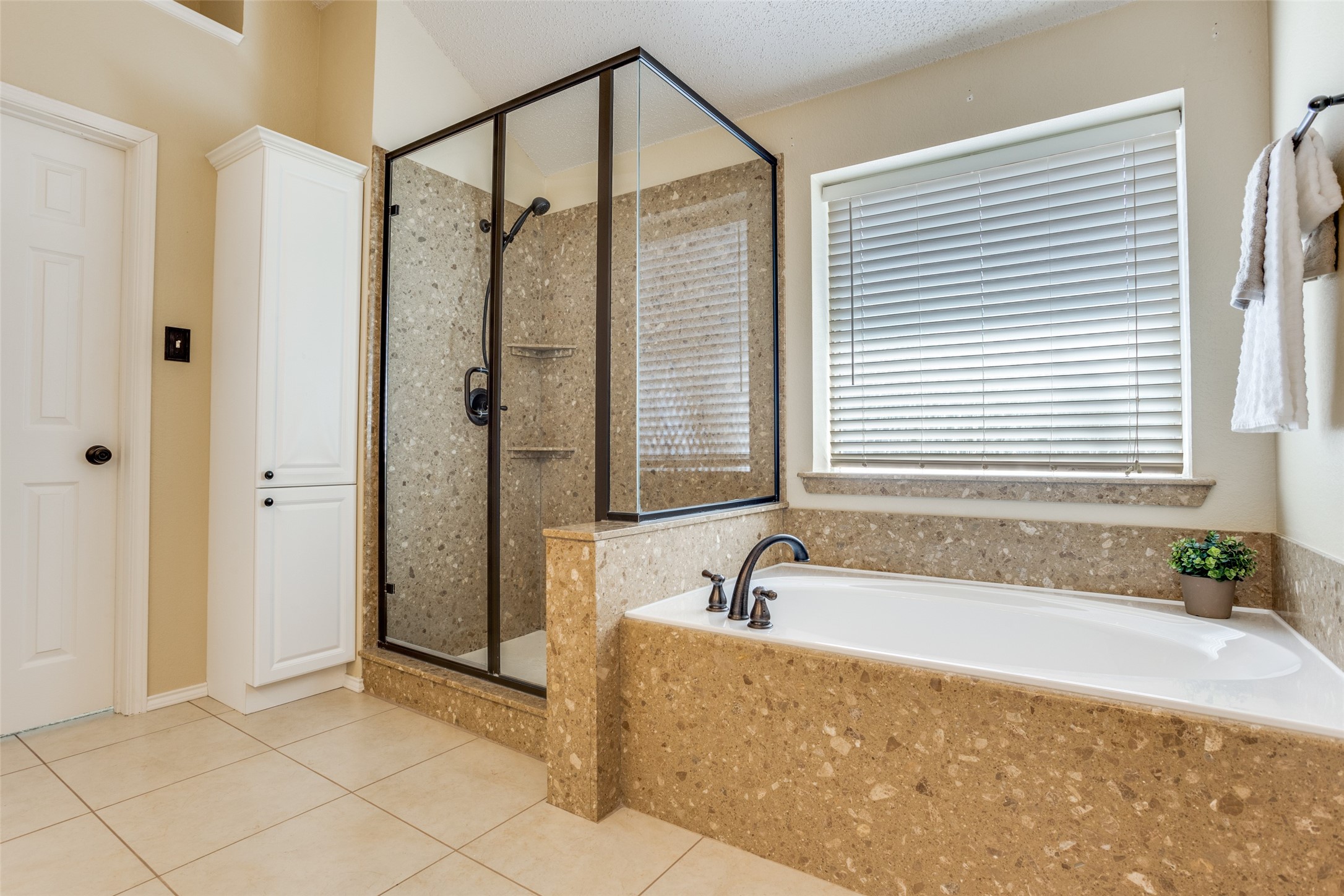 913 Aylesbury Drive Allen TX 75002