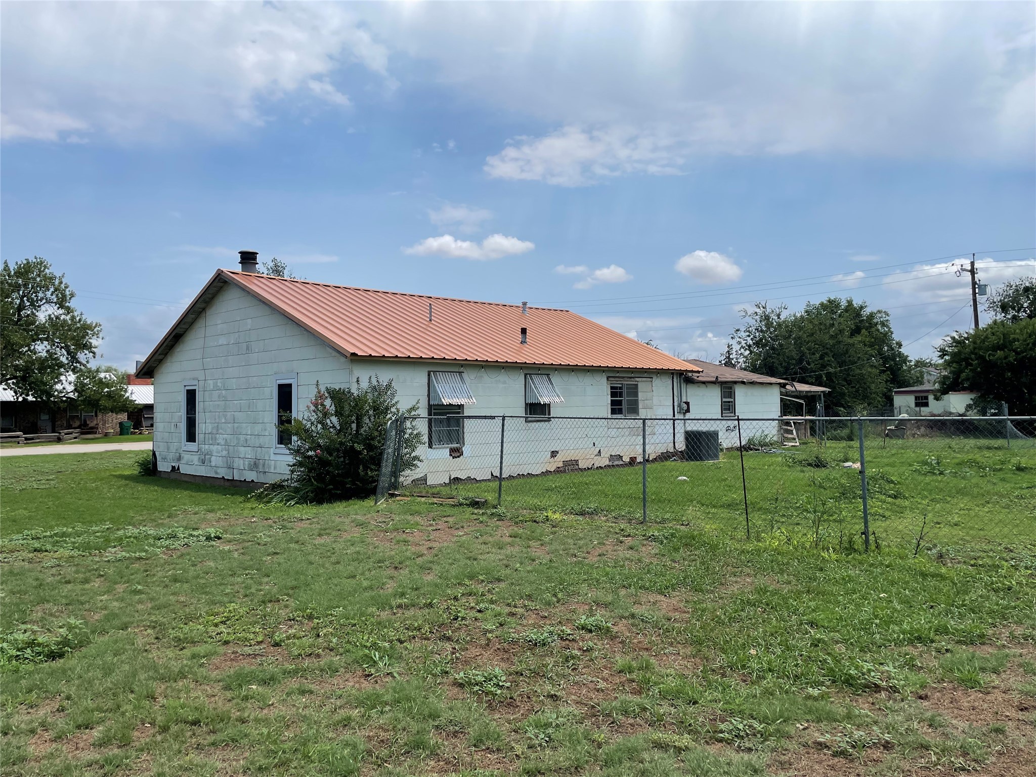 521 N 5th Street Crowell TX 79227
