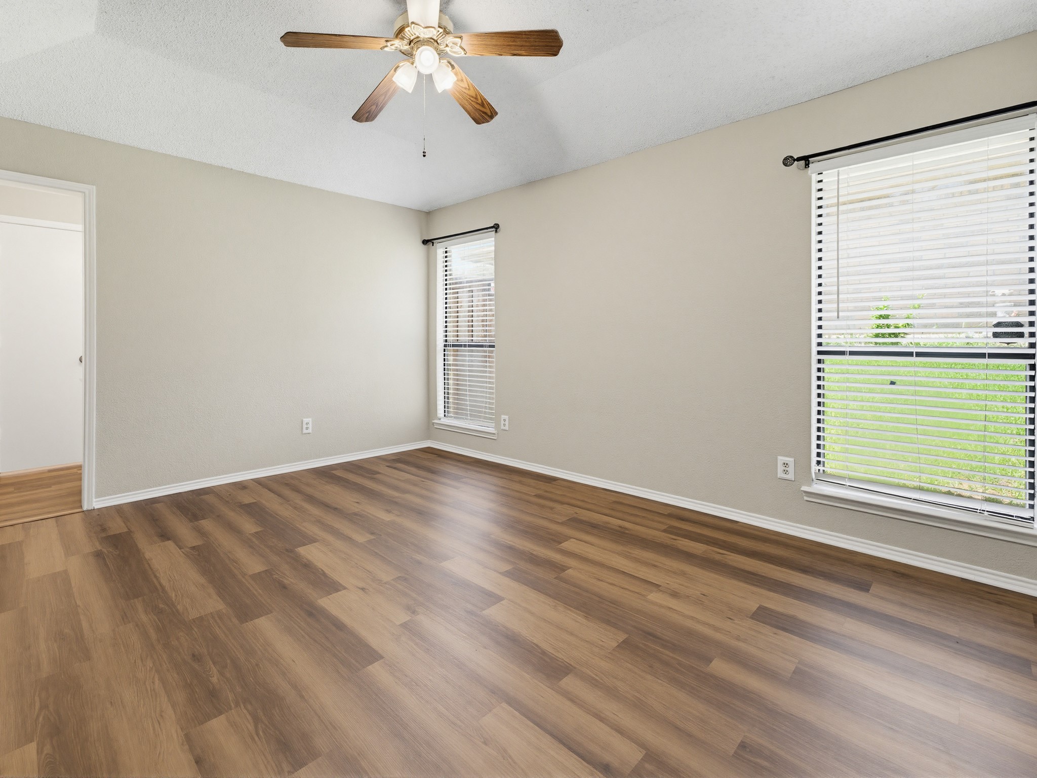 6504 N Park Drive Watauga TX 76148