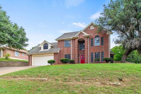 1910 N Arbor Rose Drive Grand Prairie TX 75050