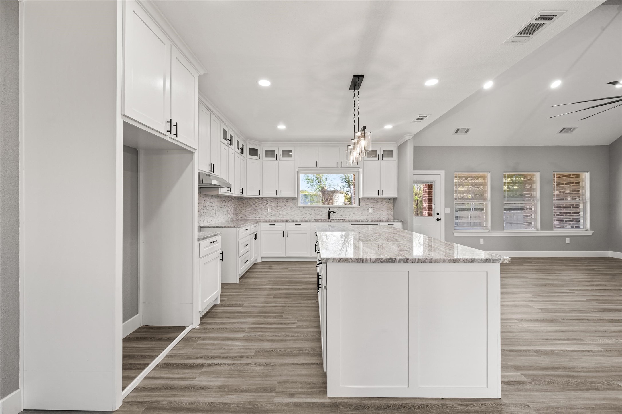 470 Elmwood Drive Woodway TX 76712