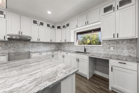 470 Elmwood Drive Woodway TX 76712