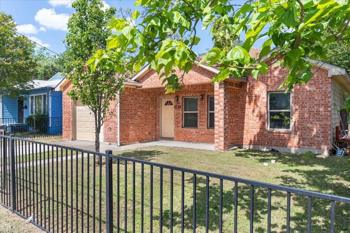 2738 Morning Avenue Dallas TX 75210
