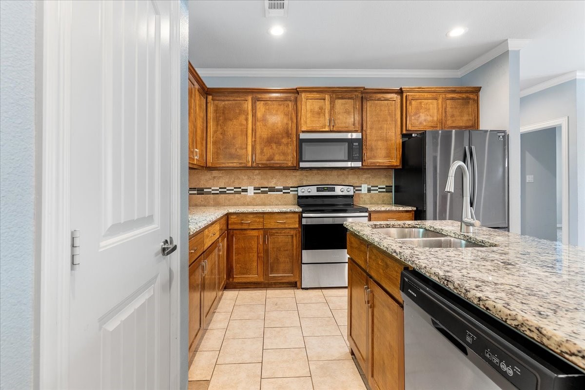 2738 Morning Avenue Dallas TX 75210