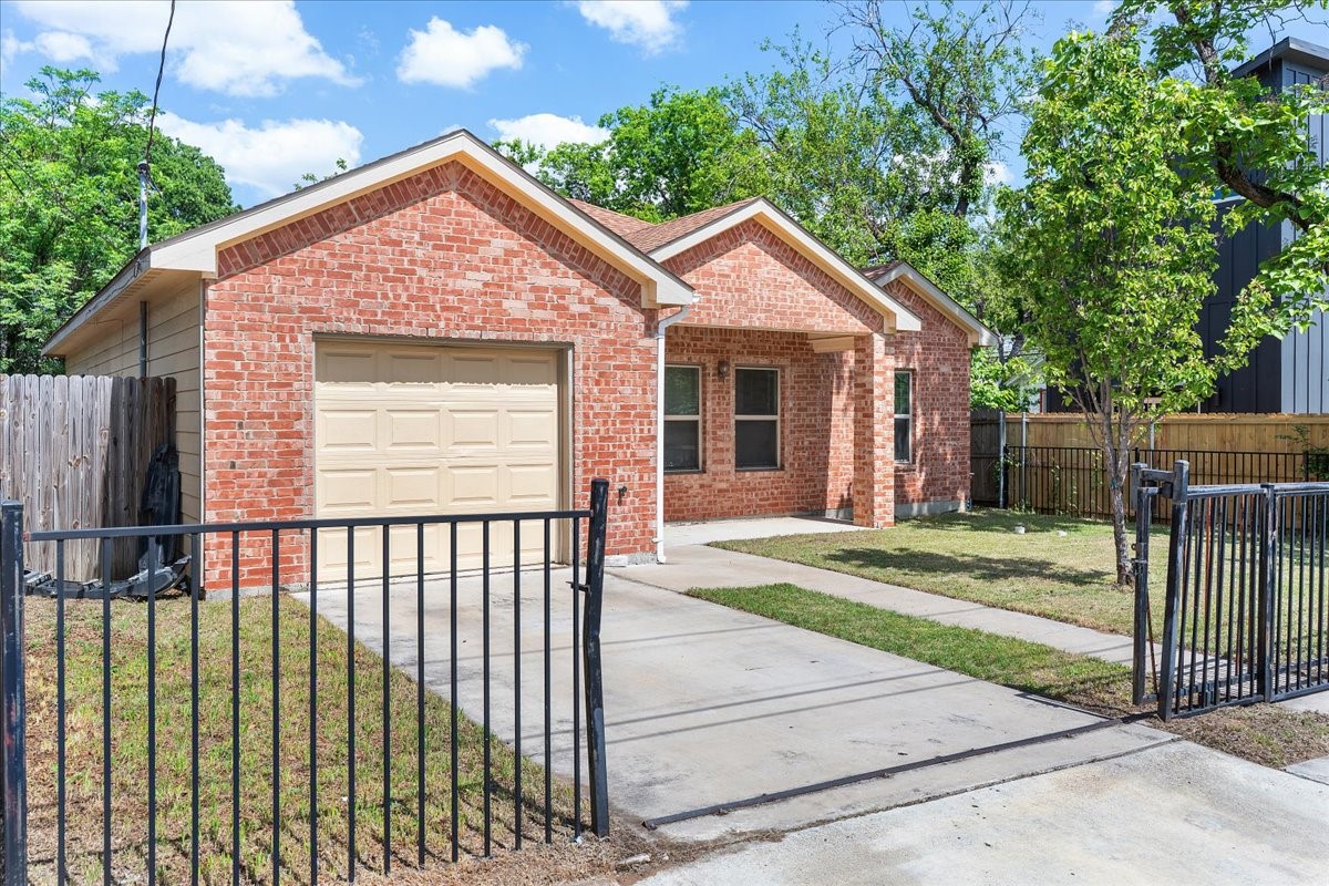 2738 Morning Avenue Dallas TX 75210