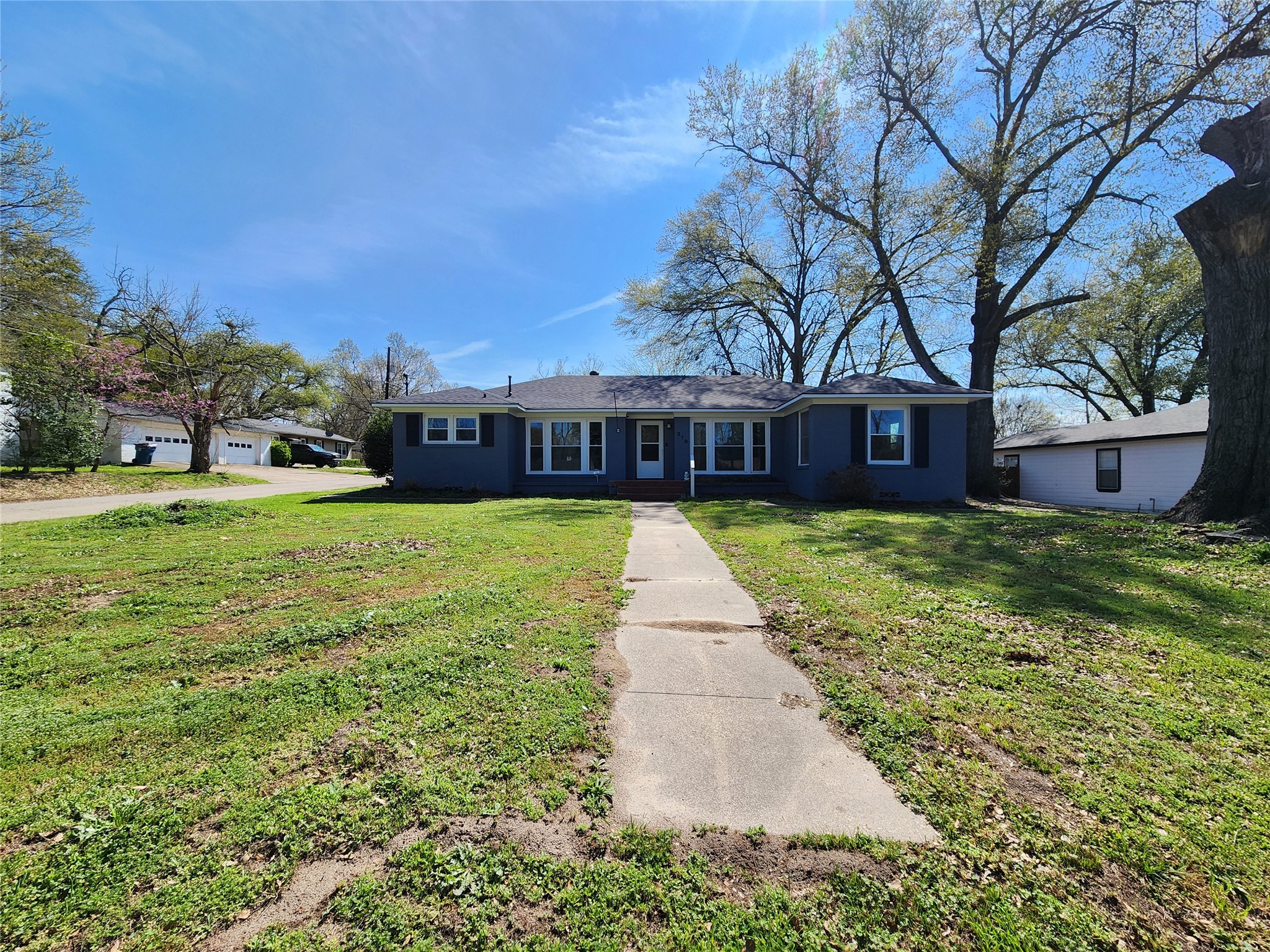 319 E Hubbard Street Lindale TX 75771