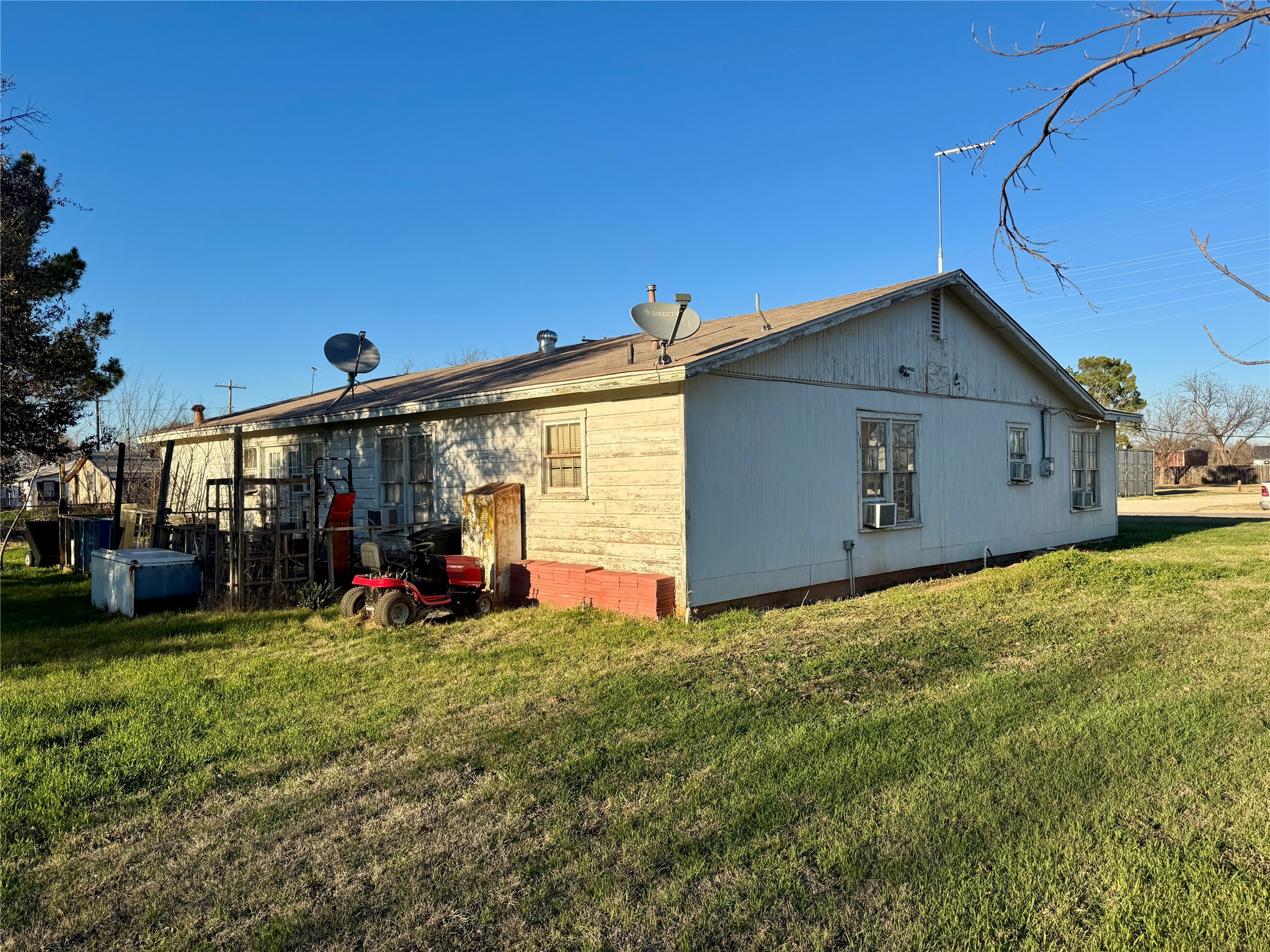 620 5th Street Hawley TX 79525