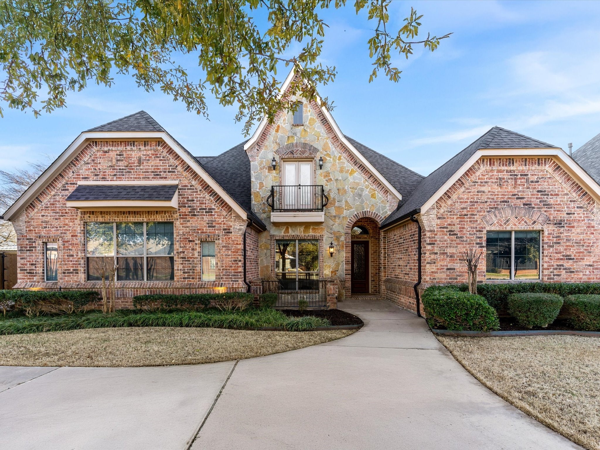 713 W Glade Road Hurst TX 76054