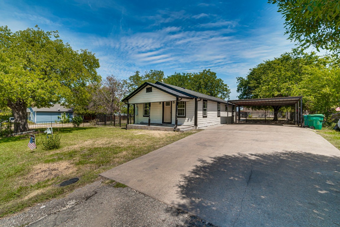611 W 1st Street Ferris TX 75125