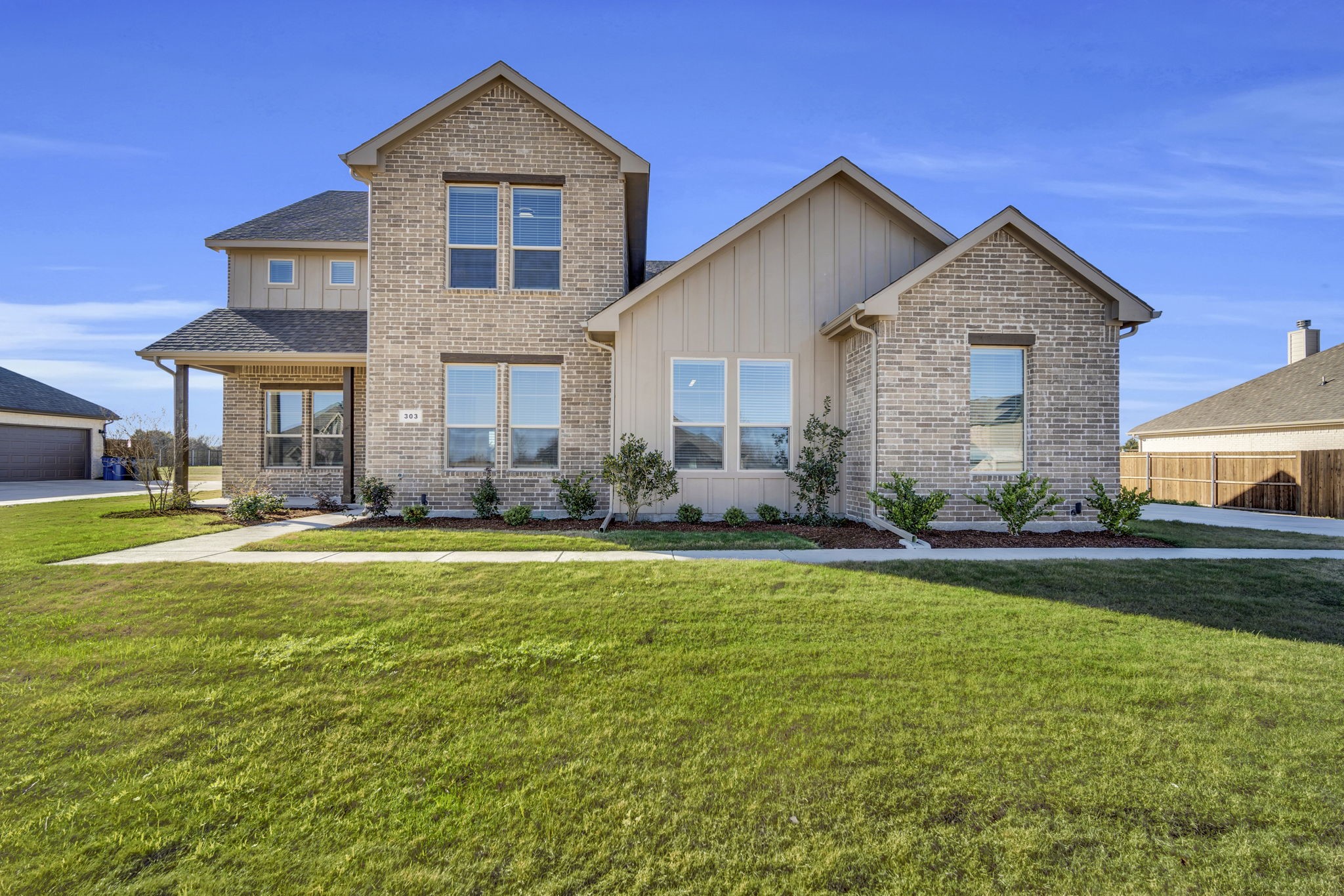 303 Crystal Lake Lane Red Oak TX 75154