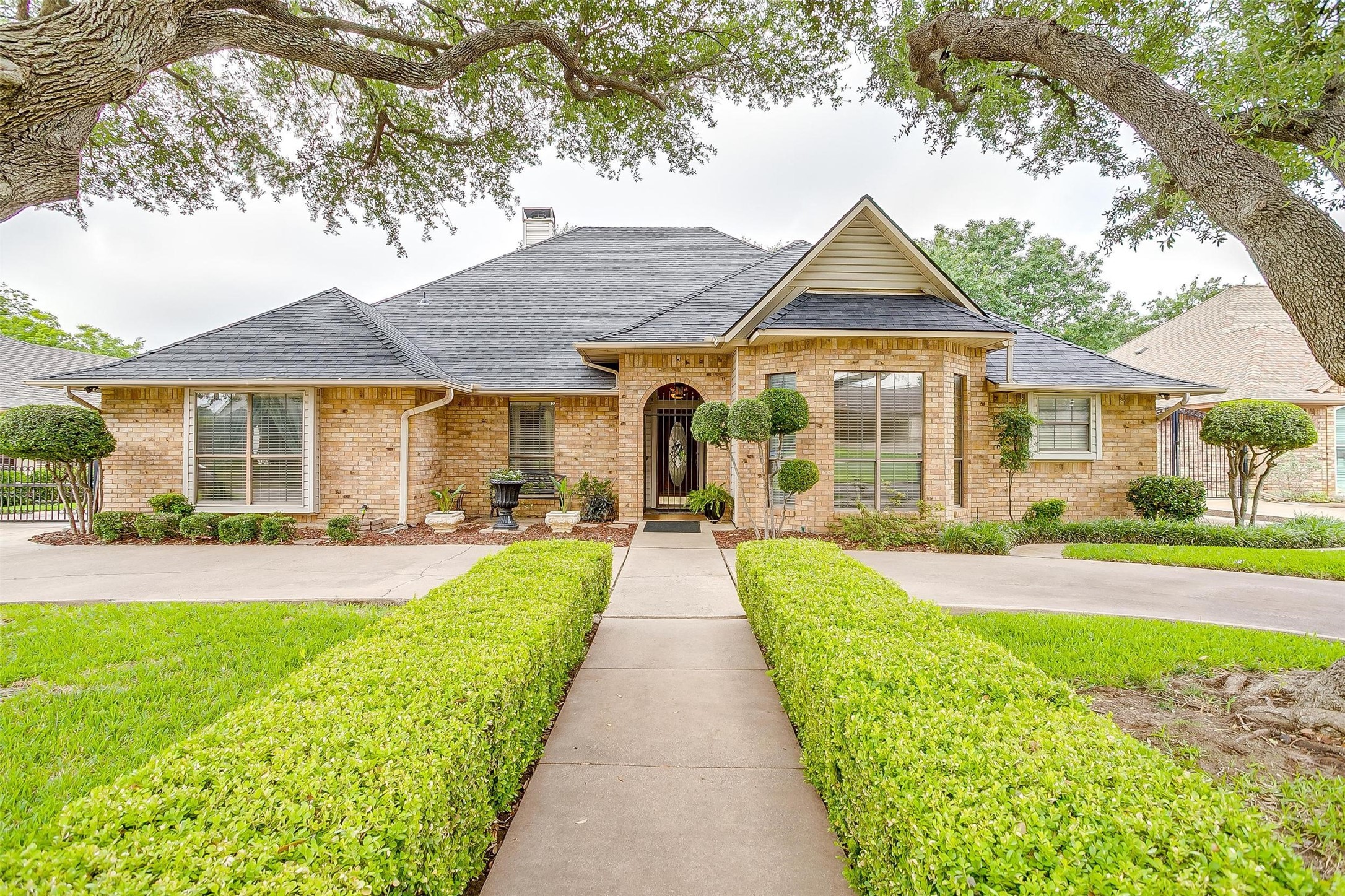 5060 Lake View Circle North Richland Hills TX 76180