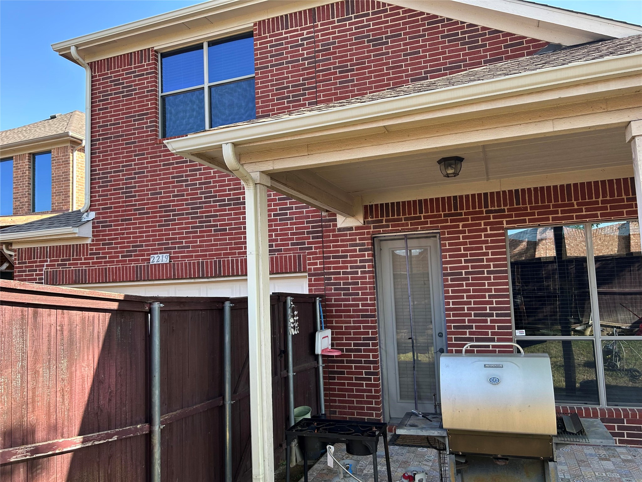 2219 Longview Road Irving TX 75063