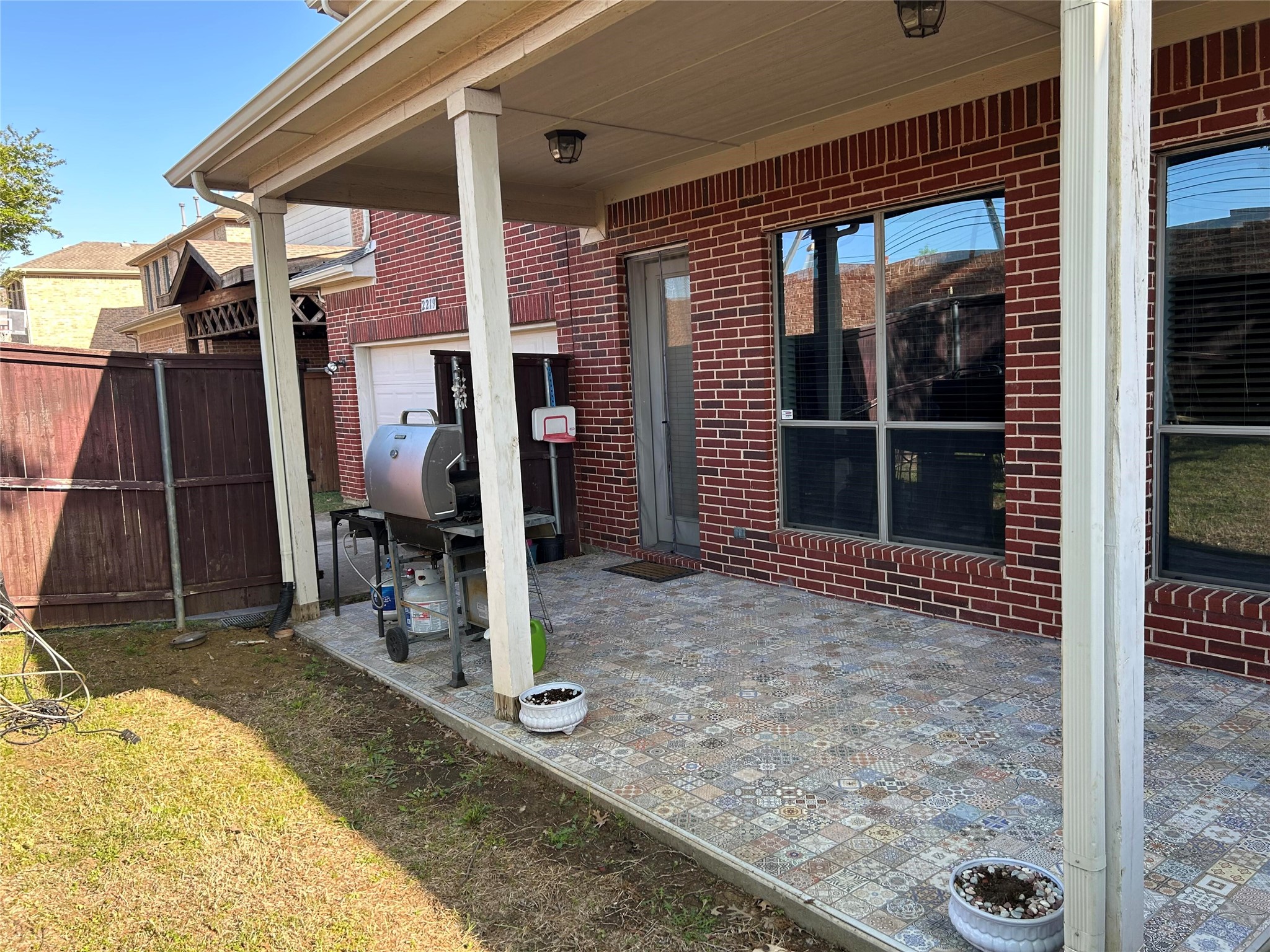 2219 Longview Road Irving TX 75063