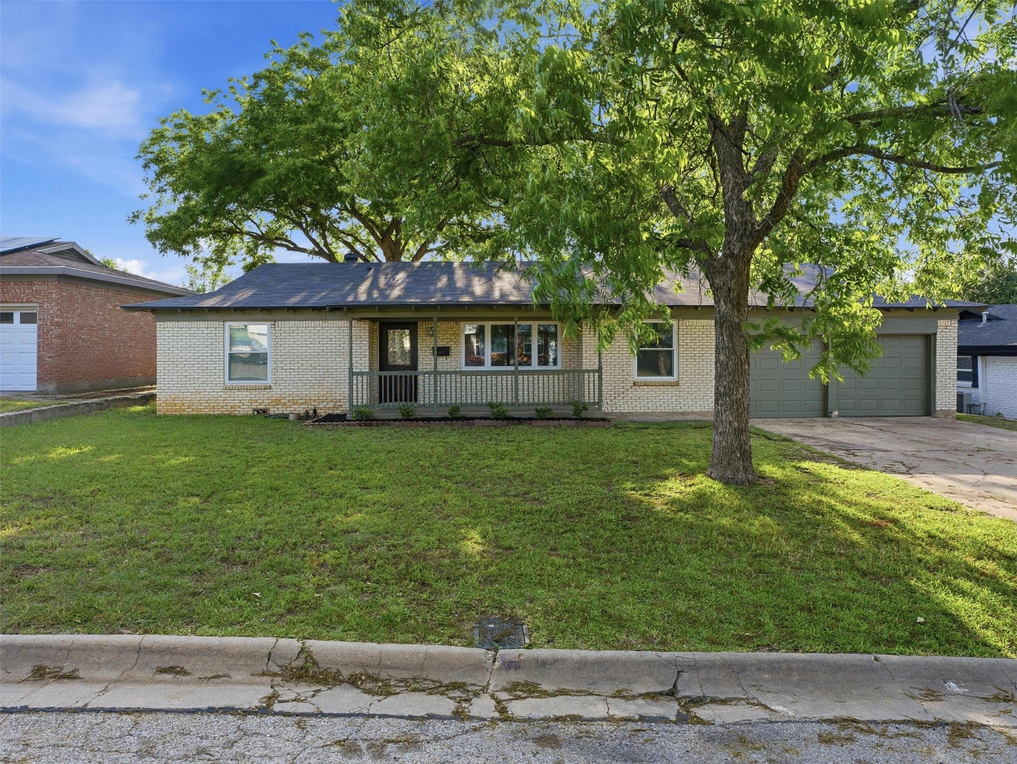 825 Lee Drive Bedford TX 76022
