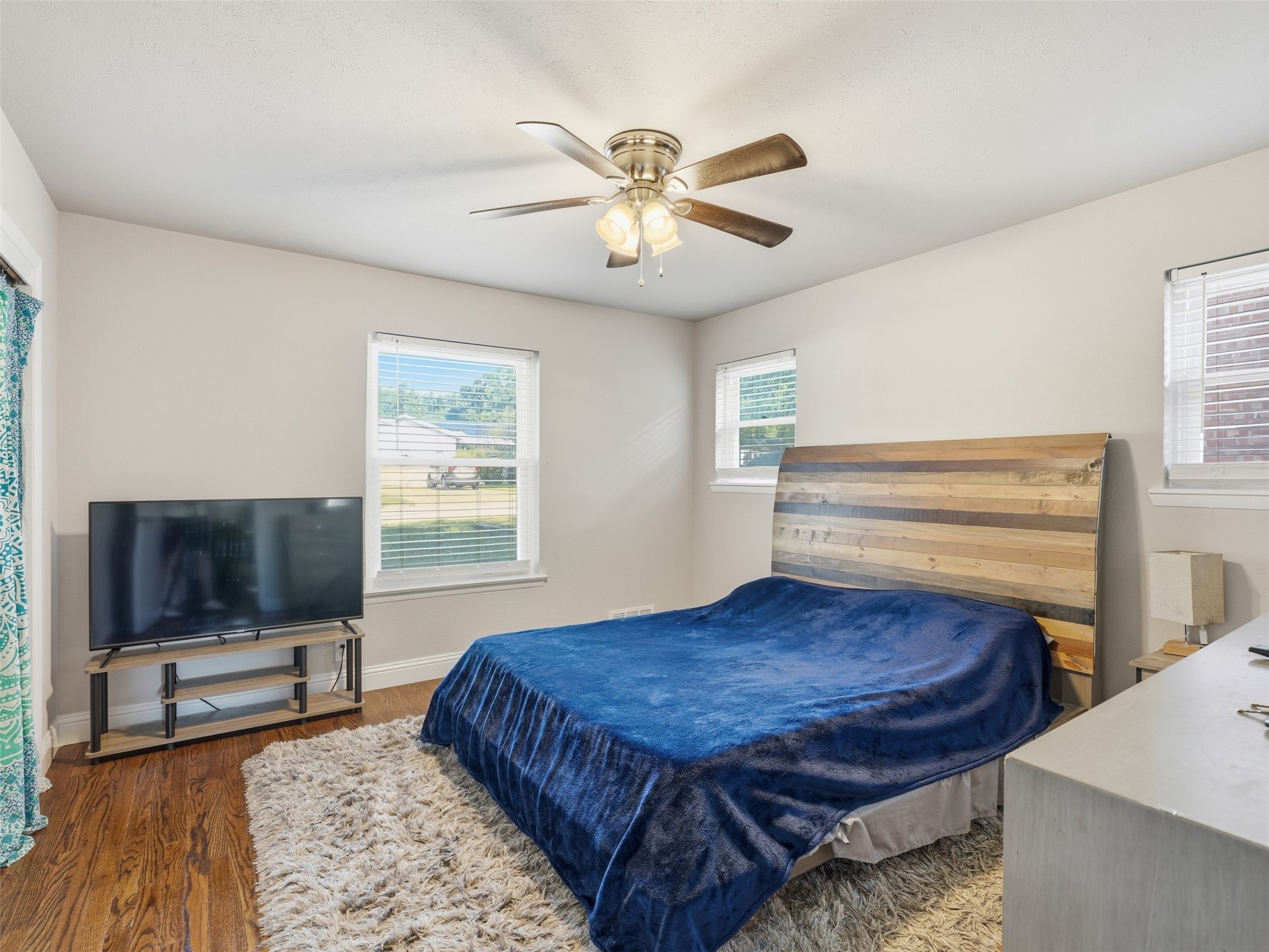 825 Lee Drive Bedford TX 76022