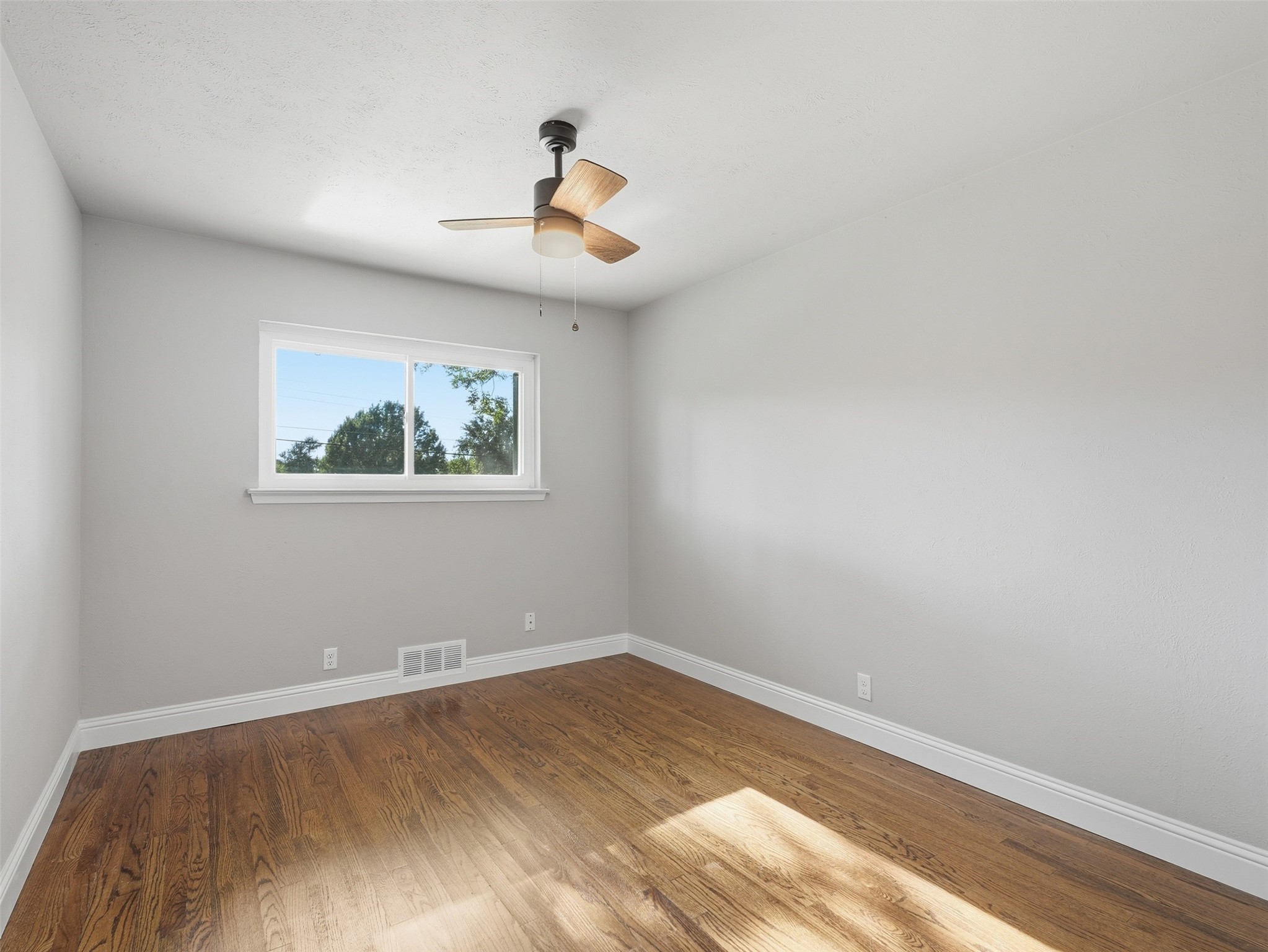 825 Lee Drive Bedford TX 76022