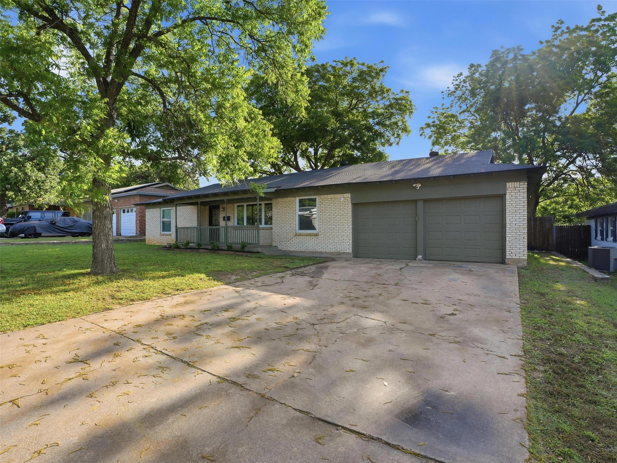 825 Lee Drive Bedford TX 76022