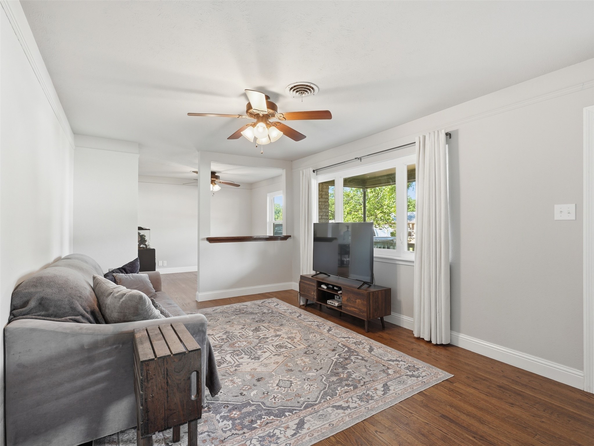 825 Lee Drive Bedford TX 76022