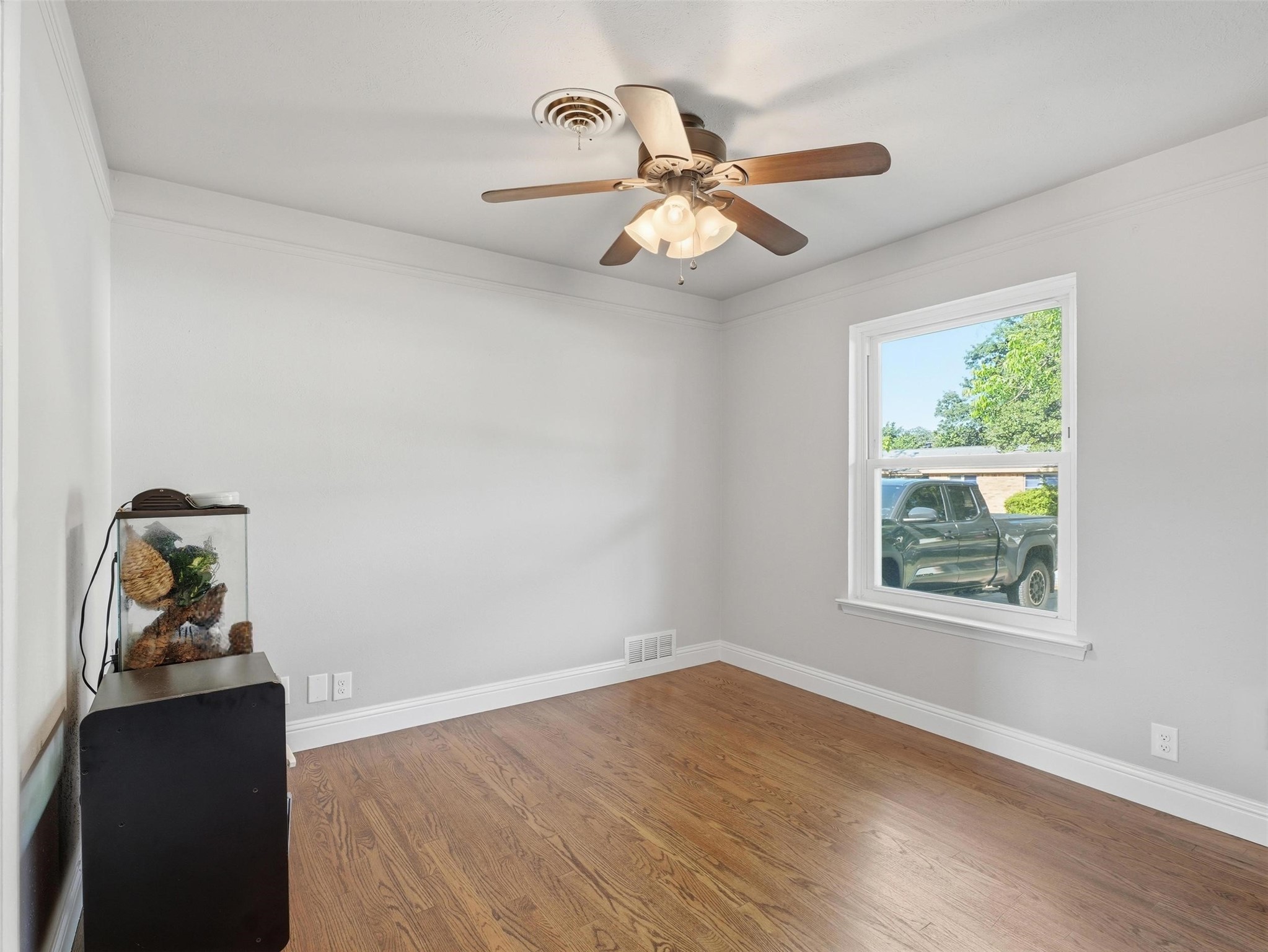 825 Lee Drive Bedford TX 76022