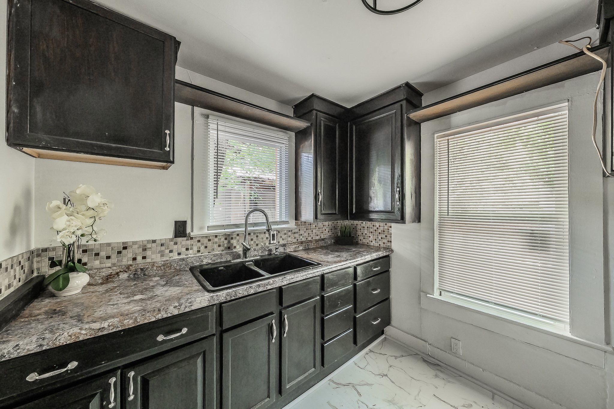 5643 Cary Street Dallas TX 75227