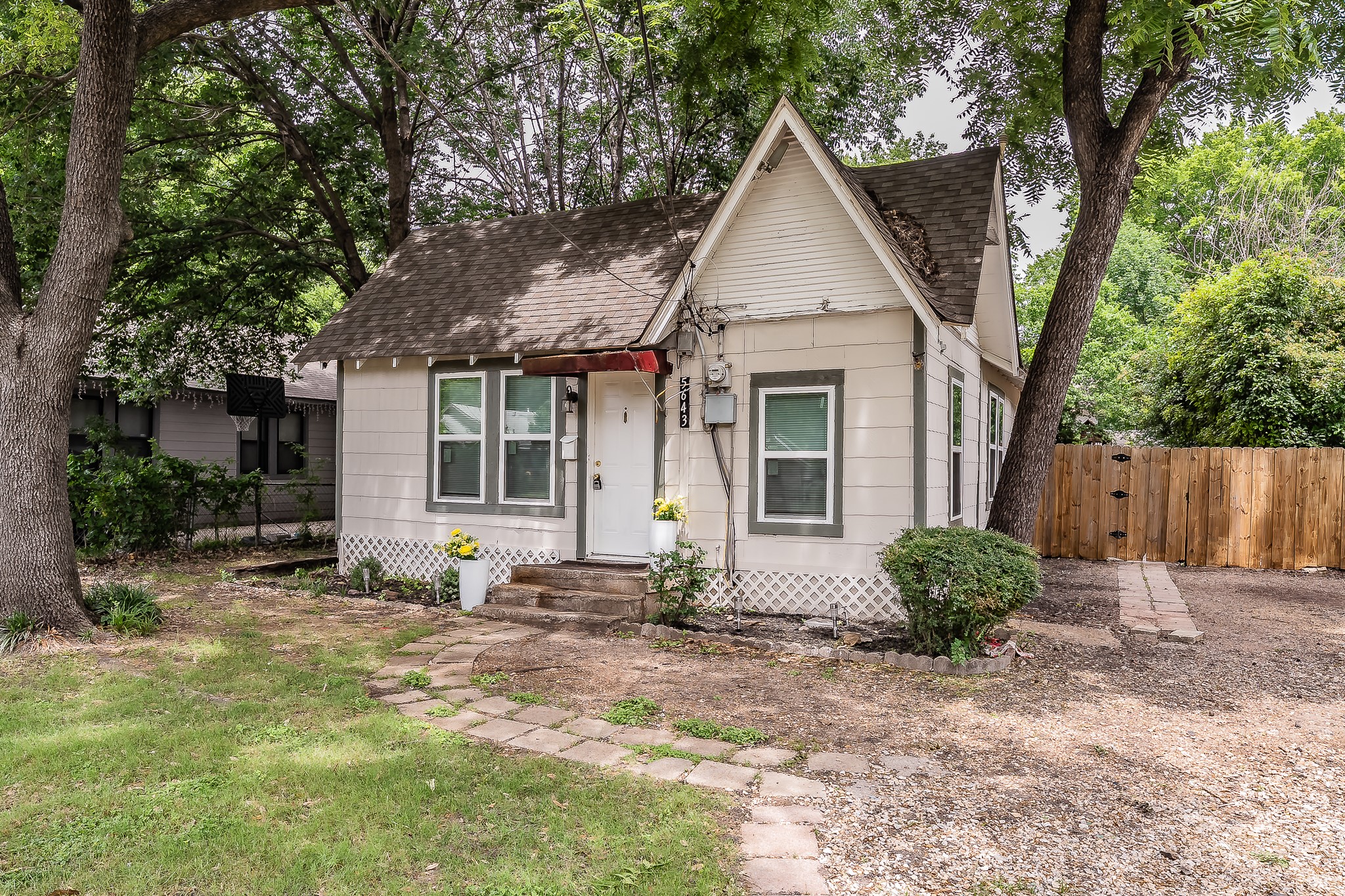 5643 Cary Street Dallas TX 75227
