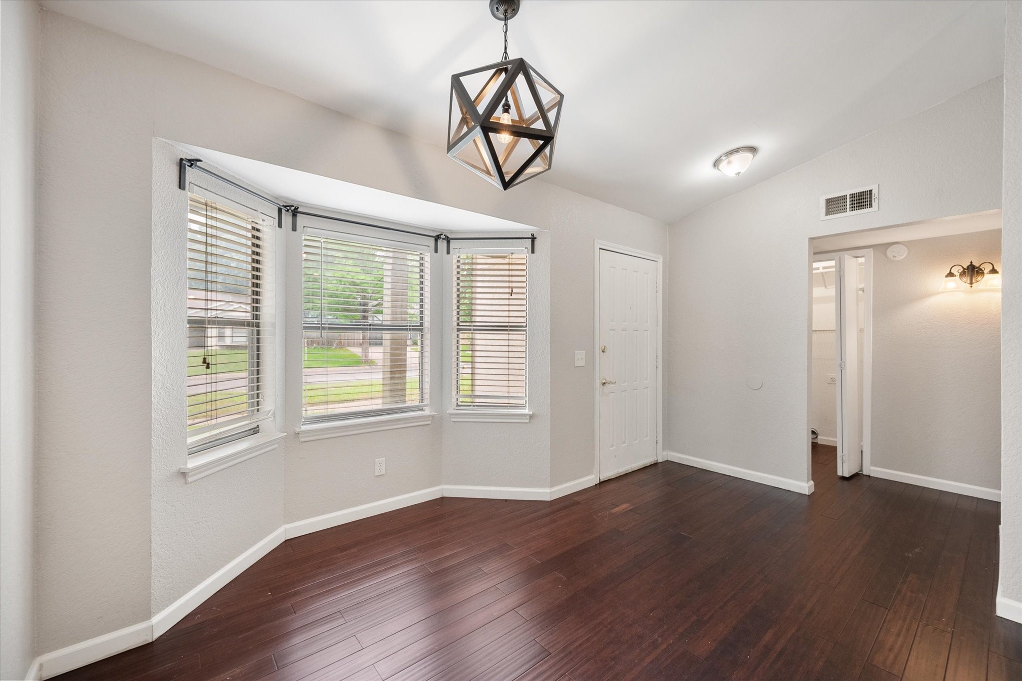 1406 Colonnade Drive Arlington TX 76018