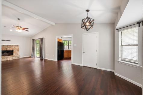 1406 Colonnade Drive Arlington TX 76018