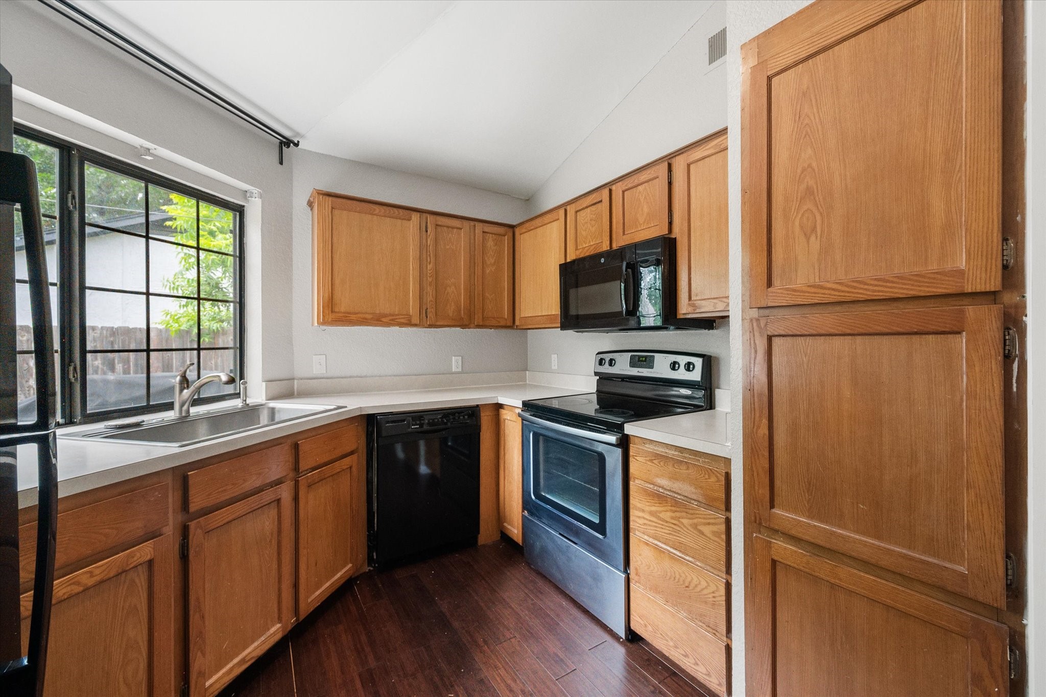 1406 Colonnade Drive Arlington TX 76018