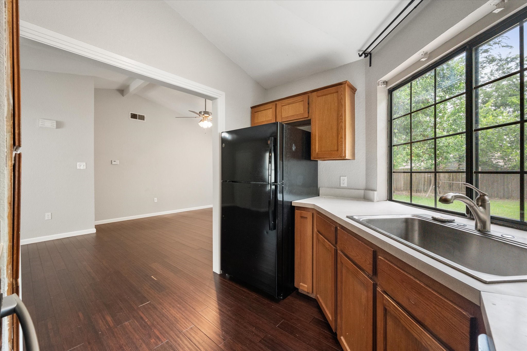 1406 Colonnade Drive Arlington TX 76018