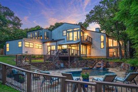 2304 Wood Cliff Court Arlington TX 76012